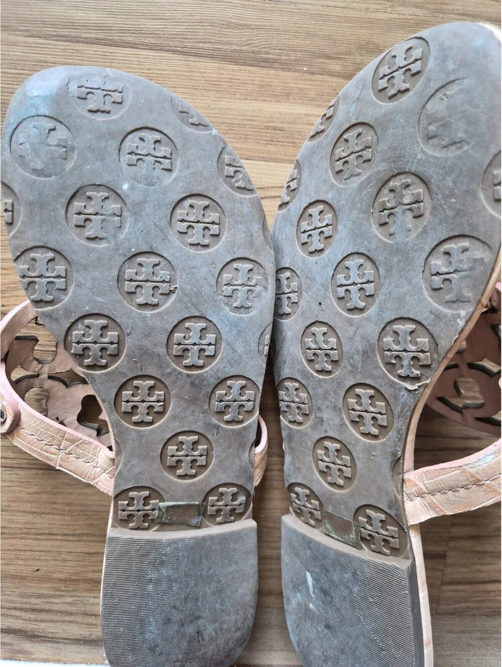 Tory Burch Women's Thong Sandals - Beige Size 5.5